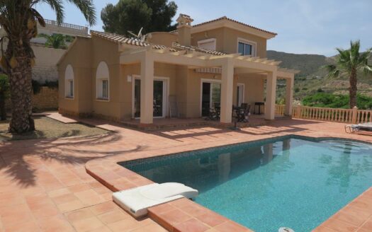 Villa con piscina en venta en El Campello