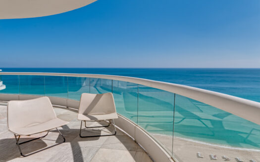 Apartamento en venta en primera linea de playa. Comprar un apartamento en primera linea de playa con vistas al mar mediterráneo